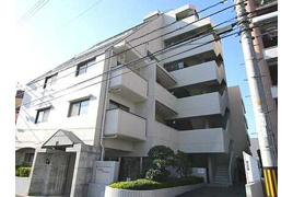 戸坂山崎CO-OPマンションの外観