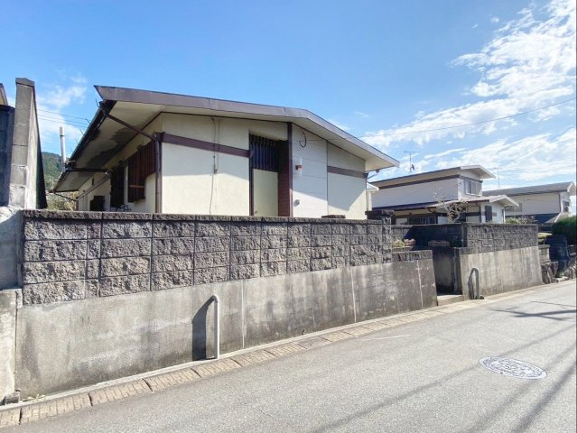《オーナーチェンジ物件》前面道路含む現地写真です！