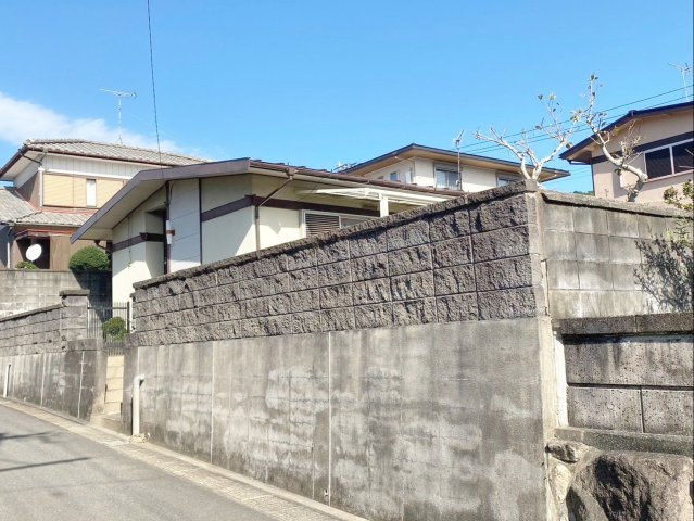 《オーナーチェンジ物件》前面道路含む現地写真です！