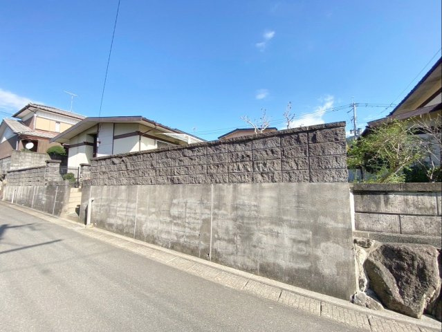 《オーナーチェンジ物件》前面道路含む現地写真です！