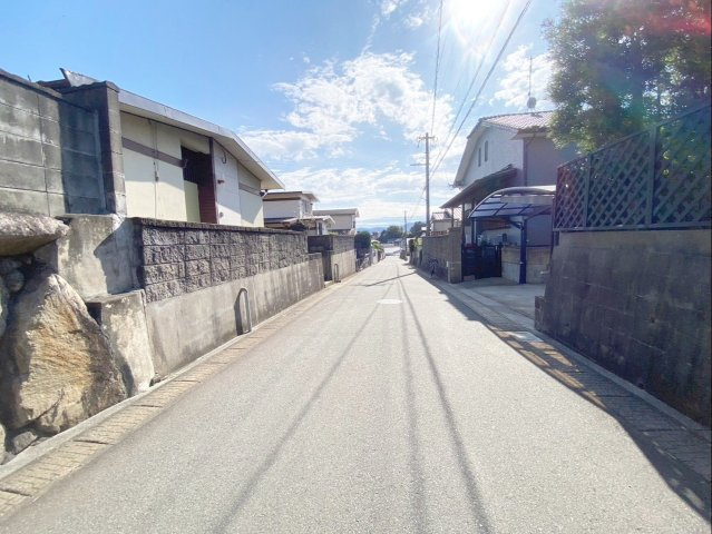 《オーナーチェンジ物件》前面道路の様子です！