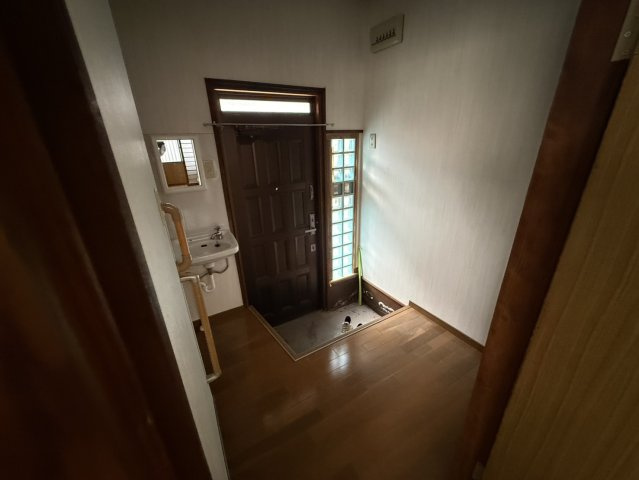落ち着いた玄関です
