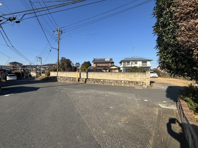 前面道路含む現地写真です