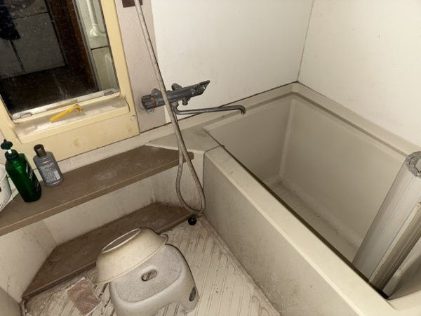 【12/8新規　戸建　高山市西之一色町　500万の浴室】