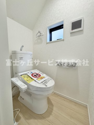 1Fトイレです　2Fにも同タイプのトイレがあります