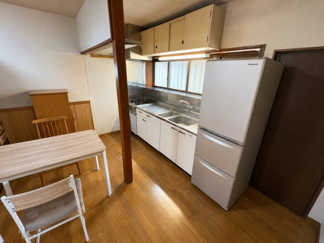 収納豊富なキッチン　※加工で一部物を削除しています。実際とは多少異なります。