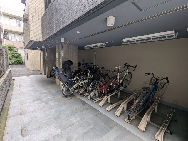 ～駐輪場　写真～