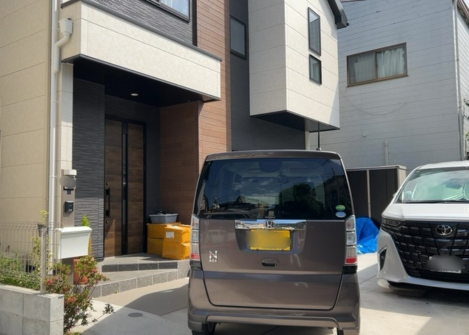 省エネ給湯器とは従来型の給湯器より熱効率が高く、少ない燃料でたくさんのお湯を沸かすことが出来る高効率な給湯器のことを指します。また、省エネ給湯器には種類があり、利便性や効果なども様々です。