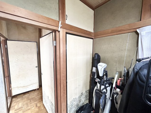 家族構成や住宅環境によって収納の仕方は十人十色！キッチン、リビング、玄関、寝室など、部屋ごとのいろんな収納を使って自慢のお家にしませんか？物件をご内見する際は、収納の場所や数は事前チェックしましょう！