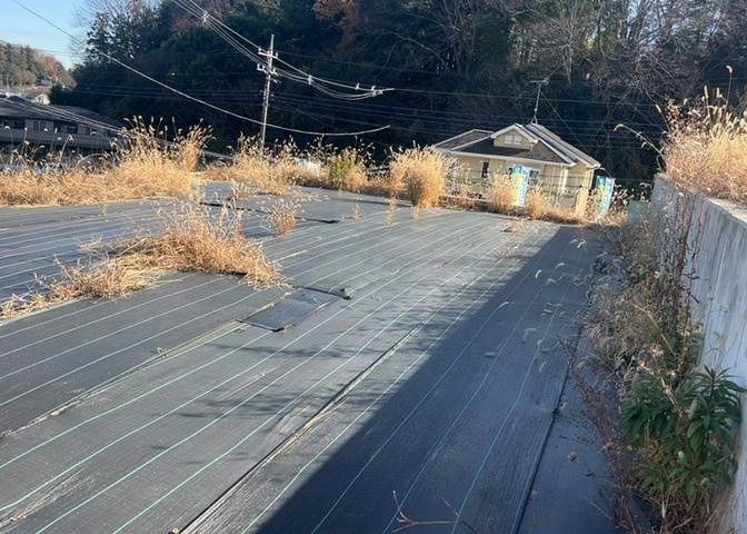 土地の形が極端に長細かったり、狭小地、あるいは道路との高低差がある傾斜地だった場合、後々売ろうとしても買い手がつかない場合もあります。後々、売却することになった時に価値の下がらない土地を選びましょう。