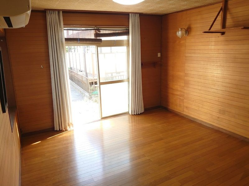 残地家具を消しています