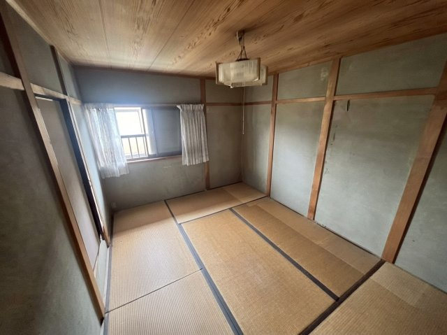 ゆったりとくつろげる和室です