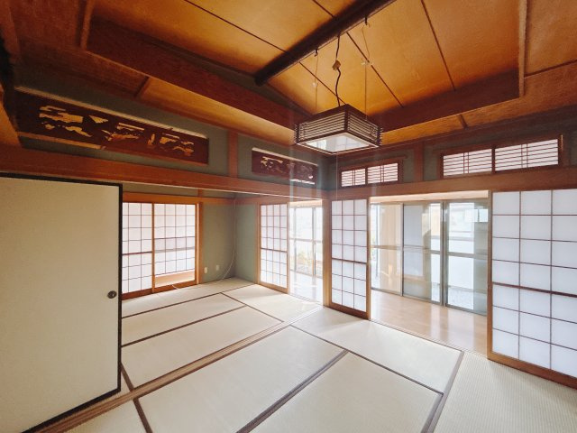 ■1階和室｜和室でしか味わえない畳ならではの香りや素材で和のやすらぎを感じてください♪休日はお子様とお昼寝するのにも最適です。