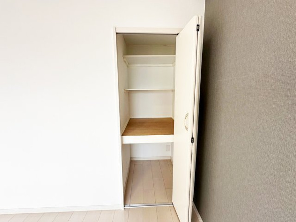 【サンレスポアール　8階の収納】