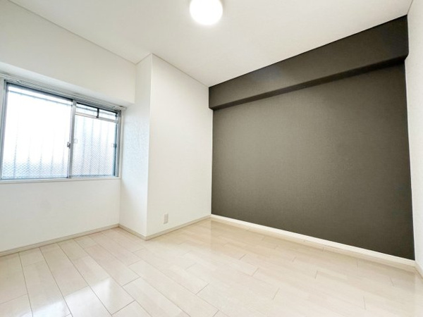 【サンレスポアール　8階の洋室】