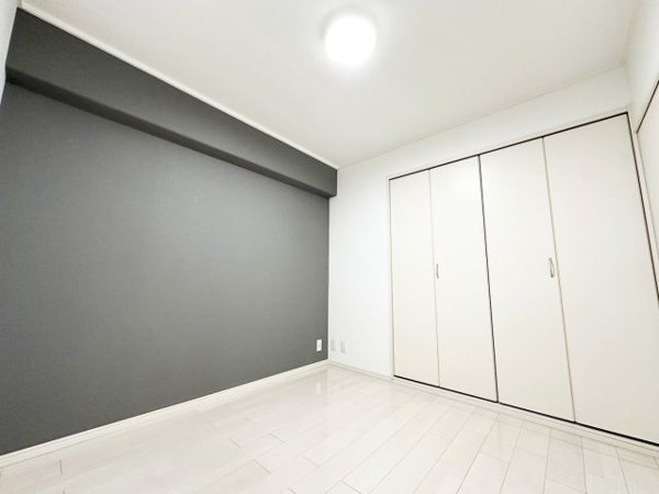 【サンレスポアール　8階の洋室】