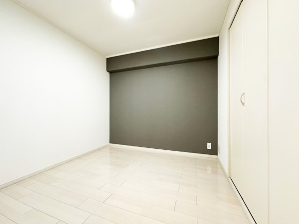 【サンレスポアール　8階の洋室】