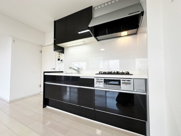【サンレスポアール　8階のキッチン】