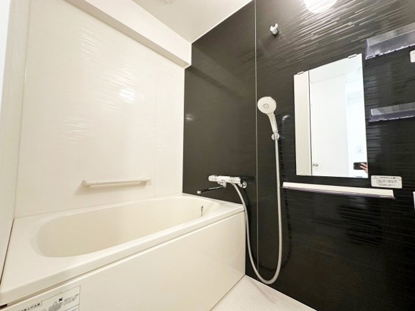 【サンレスポアール　8階の浴室】