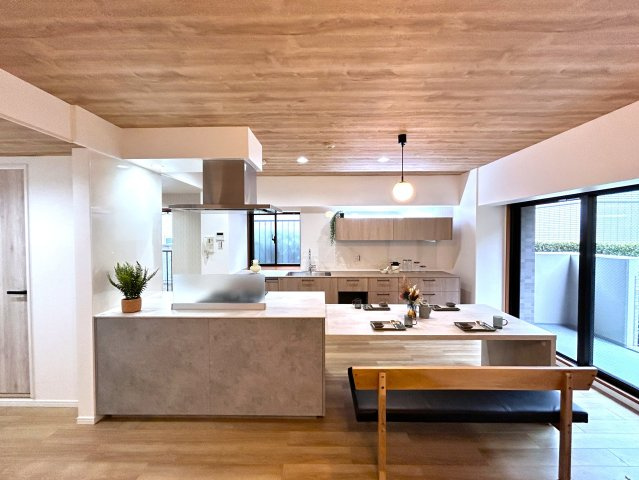 ■当社施工例☆システムキッチン（当社で、建築も可能です　施工物件の見学も可能です。お気軽にご相談ください）