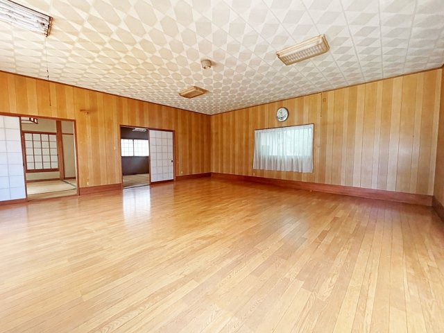 室内をイメージしやすくするため、一部のお荷物を加工で消去しております。