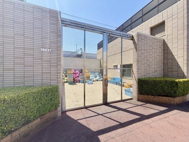 敷地内ゴミ捨て場