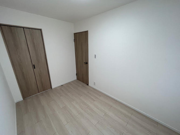 【シャルム小阪弐番館の洋室】