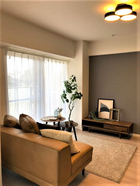 【シャルム小阪弐番館のリビングダイニング】