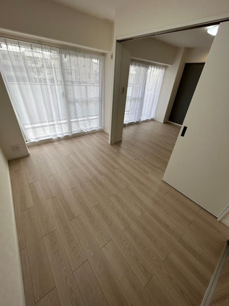 【シャルム小阪弐番館の洋室】