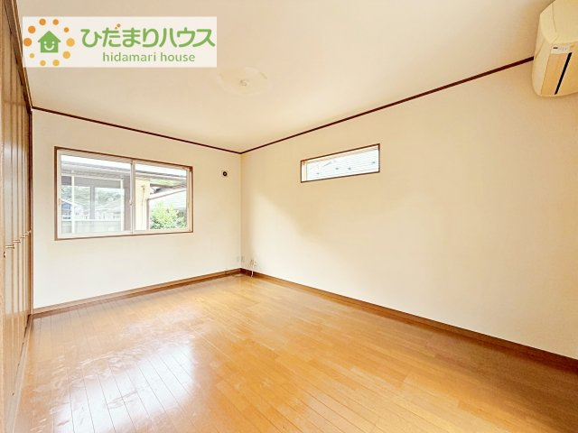 ゆとりのある主寝室！ご家族全員で寝れちゃいます♪