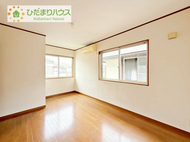 机にベットを置けば子供部屋の完成です！