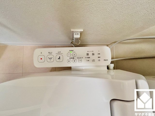 温水洗浄便座付きで、季節を問わずいつでも温かい便座をお使いいただけます。