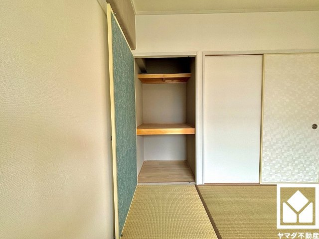 穏やかな暮らしを支える、豊かな収納。押入にはお客様用の座布団や寝具も収納可能です。