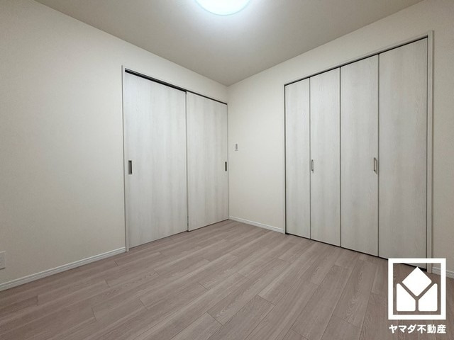 約4.5帖の洋室です。全居室フローリングでお掃除ラクラクです。