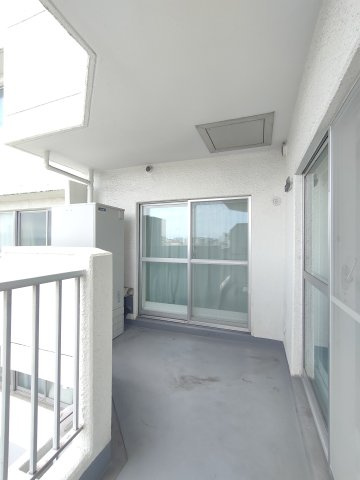 【バルコニー】
