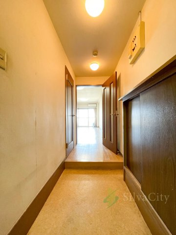 東中野パレスマンションの玄関