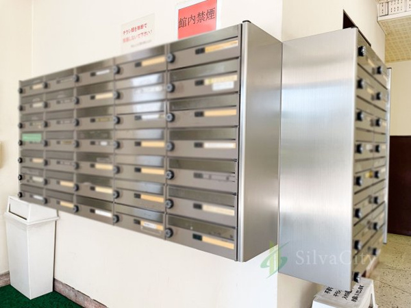 東中野パレスマンションの郵便受け