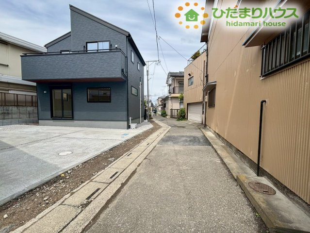 閑静な住宅街です★見通しが良く、車の通り抜けも少ない環境なので、小さなお子様と一緒に歩くときも焦らず安全に行き来ができます！