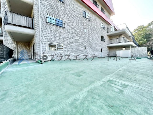 広々ルーフバルコニー付き♪ガーデニングや第二のリビングに♪外ごはんも楽しめます♪