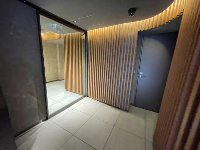マンションの顔でもある、高級感漂うエントランス。　