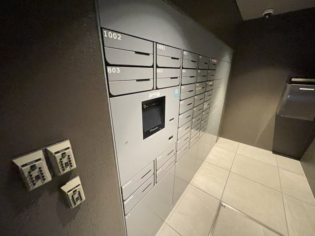 ダイヤル付きのポストでセキュリティ面も安心です。　