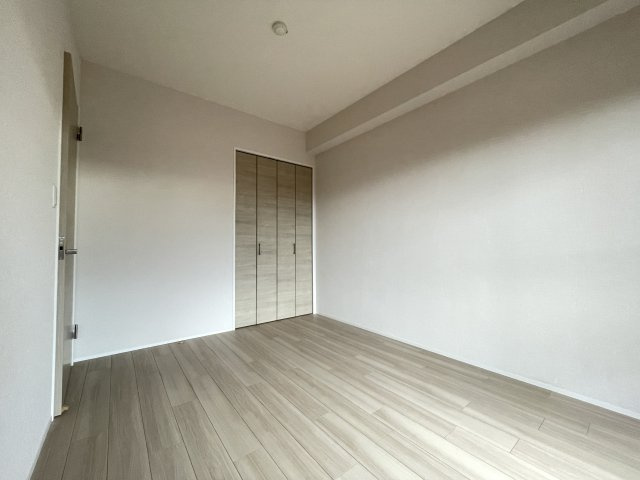 シンプルな洋室は、幅広い用途でお使いいただけます。　