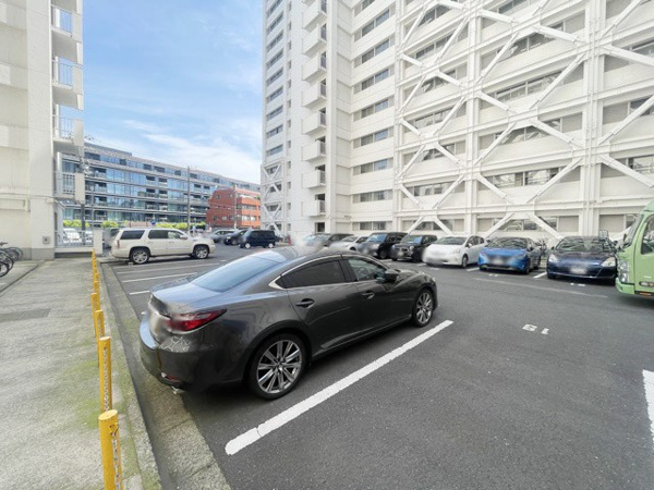 【高田馬場住宅の駐車場】