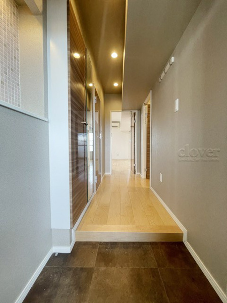 【高田馬場住宅の玄関】