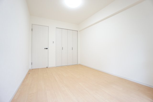 綺麗な長方形のお部屋です！主寝室or子ども部屋でも使用できます♪