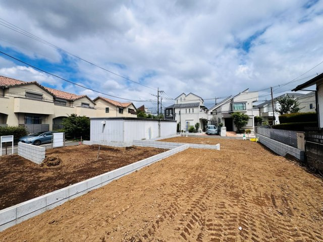 建築条件なし　?　自社一貫施工。土地購入から建物プランのご提案、施工・アフターフォローまで、当社でスムーズに対応可能なフリープランをご用意しております。