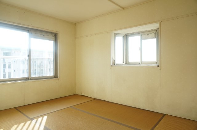 南側和室約6帖です