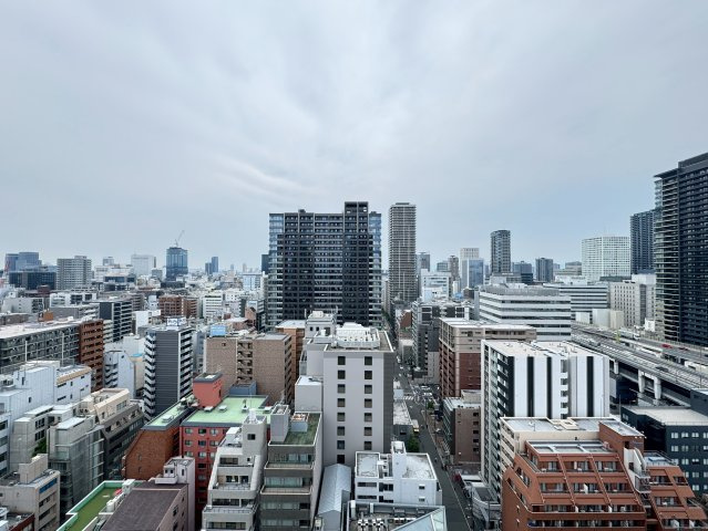 【ラウンジ20からの眺望】都心のタワーマンションならではの景観を楽しめます。