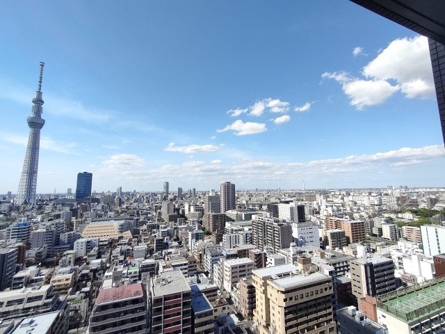 【眺望】　お天気のいい日はお外で洗濯物を干していただけます。