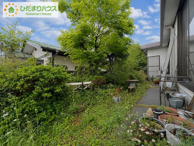 お庭が広く、家庭菜園やガーデニングなども楽しめます♪